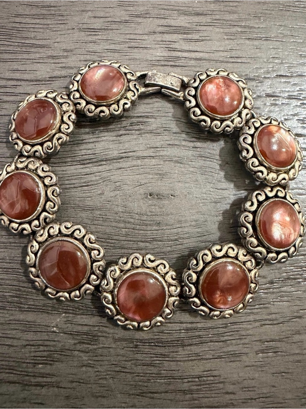 Link Bracelet Silvertone Ornate Scrollwork Faux Carnelian Lucite Vintage 7.5"